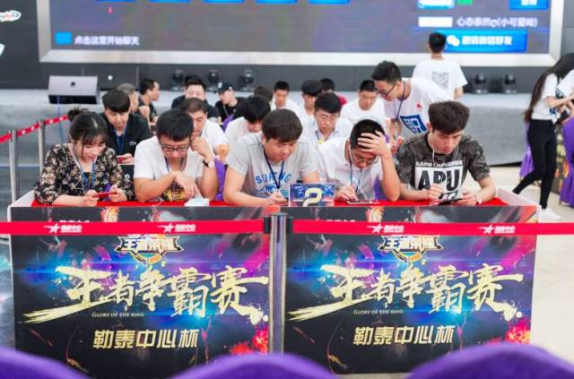 Snax可加入NaVi接替Boombl4？